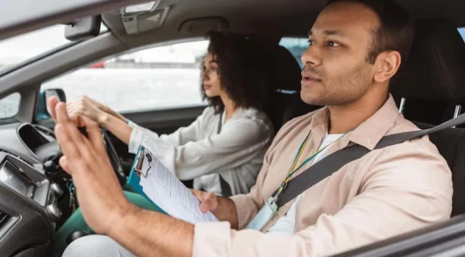 Manual vs Automatic Driving Lessons: Which One Should You Choose?
